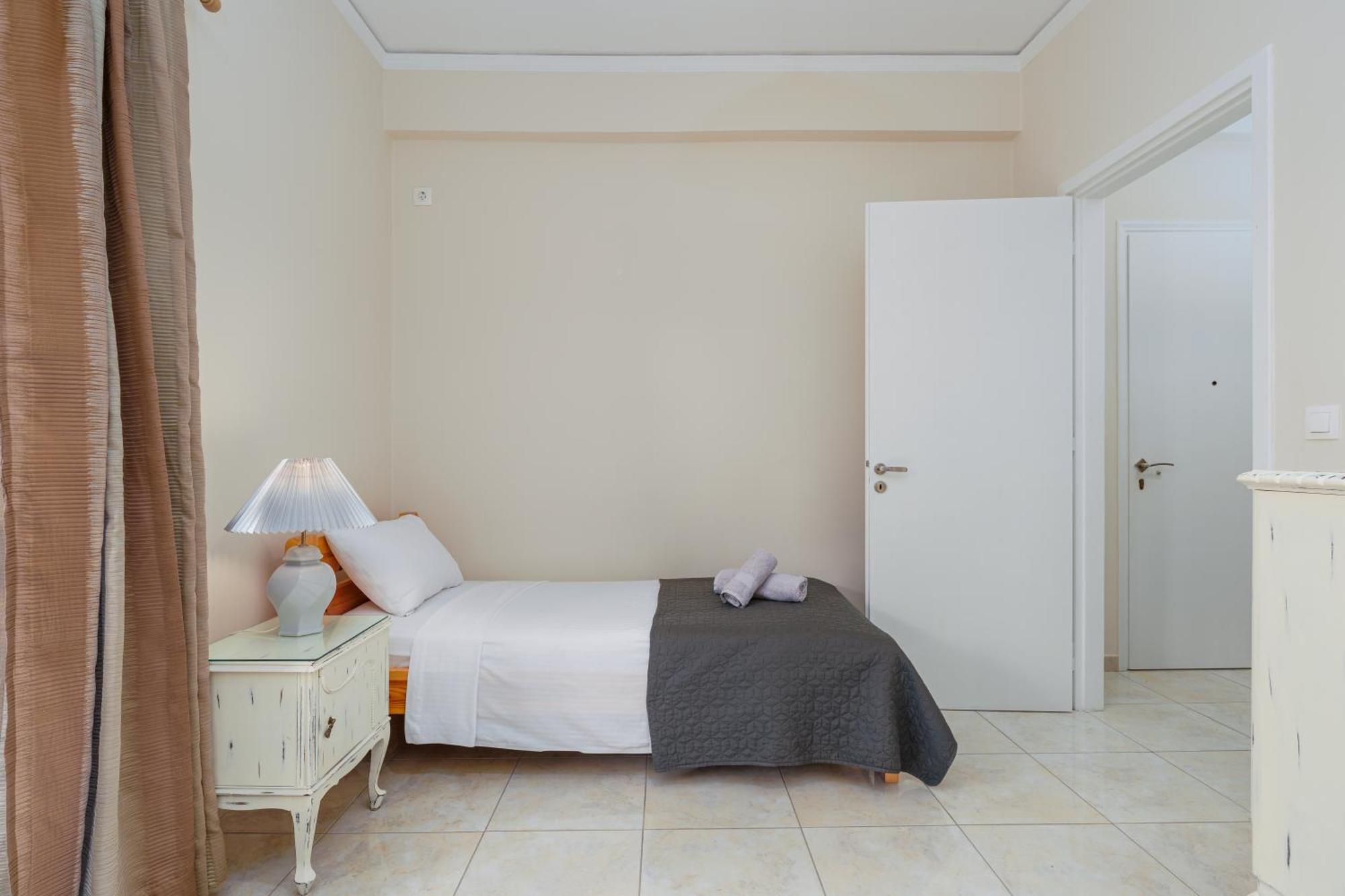 Nostos Apartment, With A Spacious Backyard أرتيميدا المظهر الخارجي الصورة